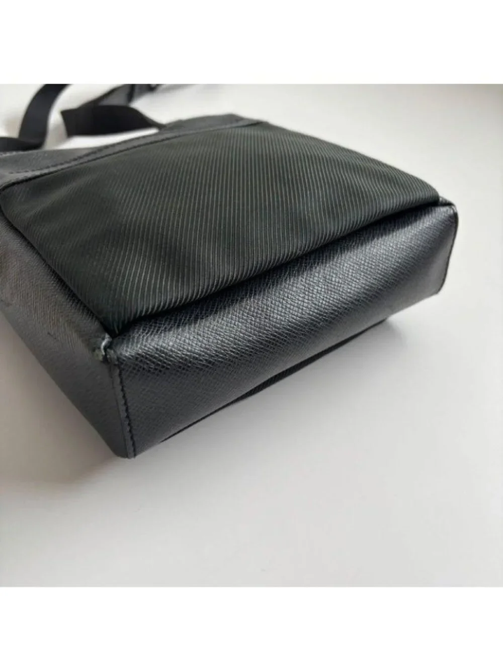 Louis Vuitton Shoulder Bag Sayan Ardoise Taiga Leather Nylon
